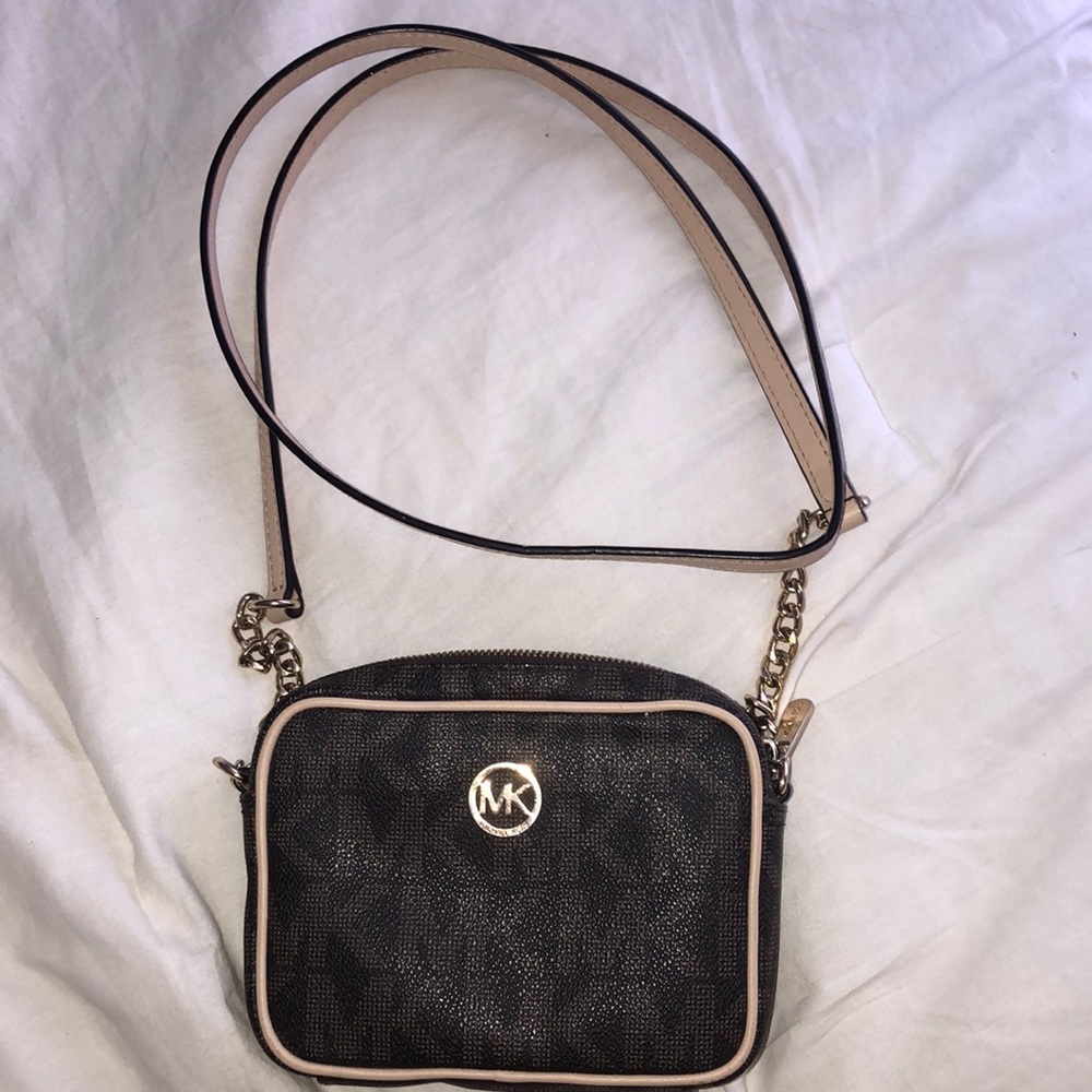 Micheal Kors purse